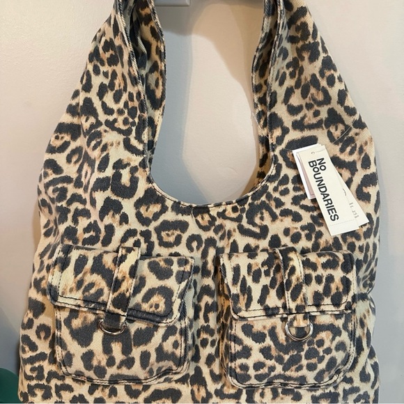 VIRAL No Boundaries Leopard Print Hobo Bag and Pouch with Keychain - Picture 2 of 8